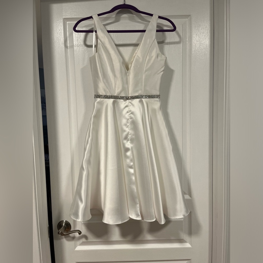 White cocktail dress - Picture 3 of 4